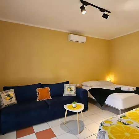 Πανσιόν Lemon House Borsh Χειμάρρα